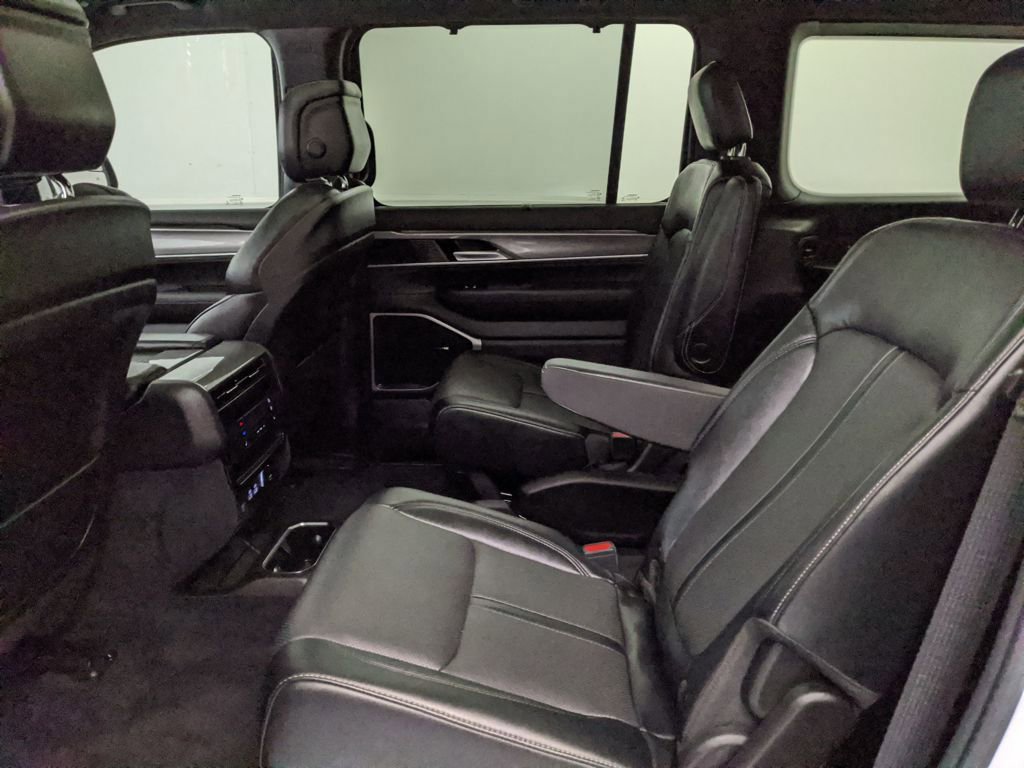 Used 2022 Jeep Wagoneer Series III image 25