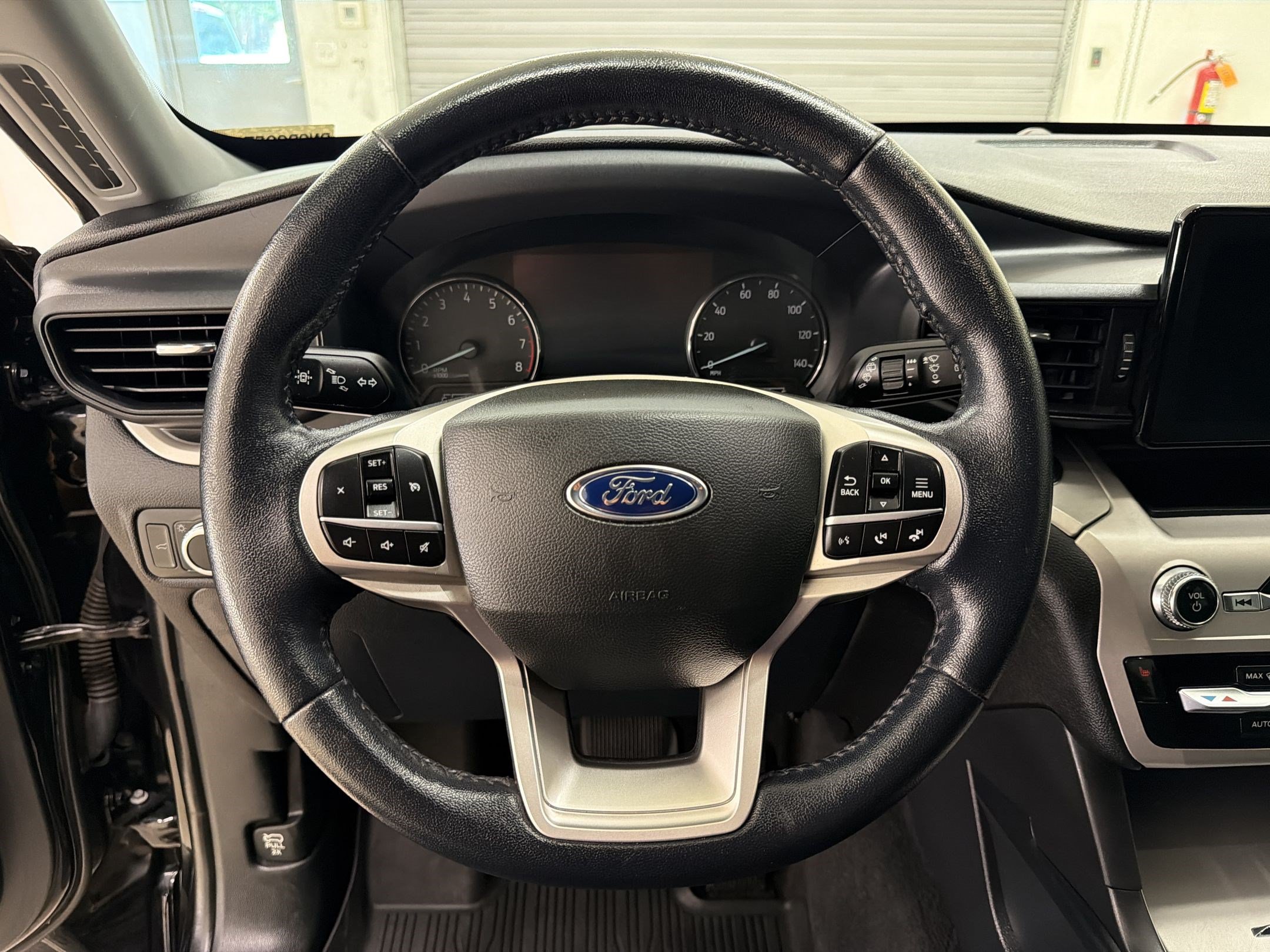 Certified 2022 Ford Explorer XLT RWD image 11