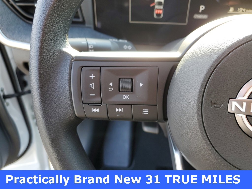 Used 2025 Nissan Kicks SV image 18