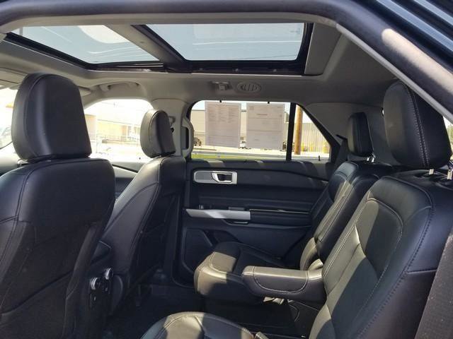 Certified 2023 Ford Explorer Limited w/ Equipment Group 301A AWD/4WD image 17