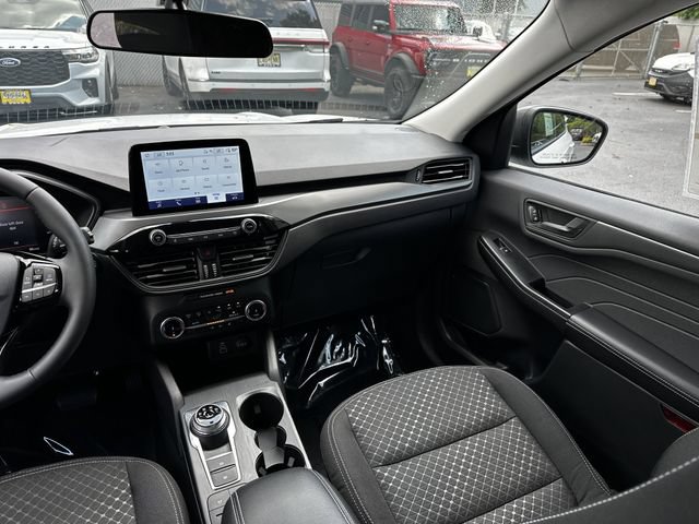 Certified 2025 Ford Escape Active w/ Cold Weather Package AWD/4WD image 17