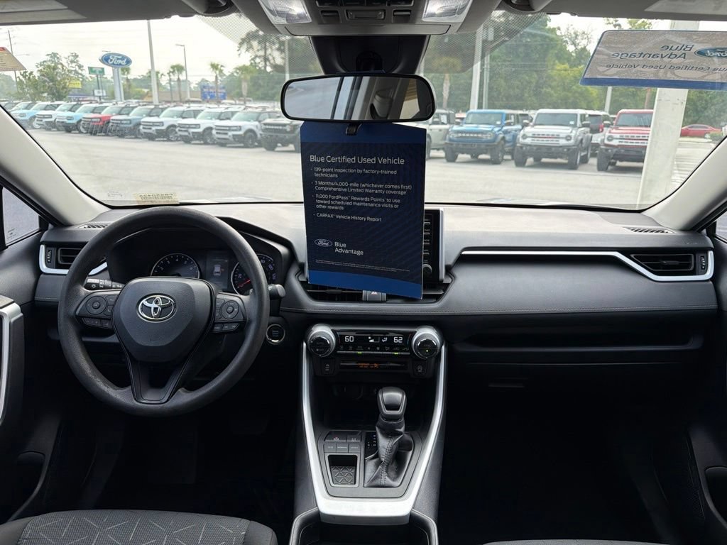 Used 2021 Toyota RAV4 XLE w/ Convenience Package FWD image 19