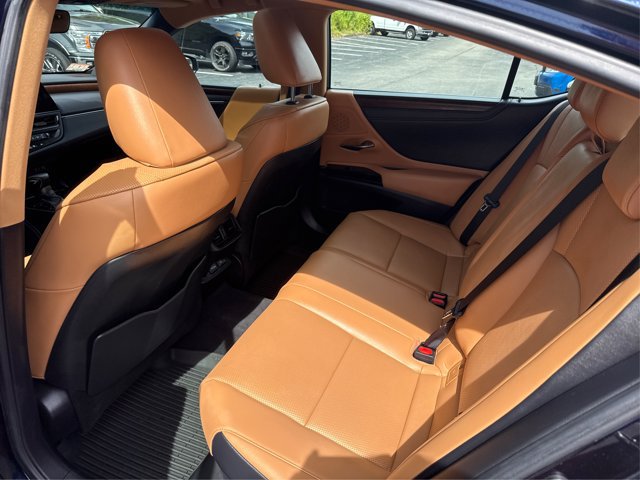 Used 2025 Lexus ES 300h w/ Premium Package FWD image 13