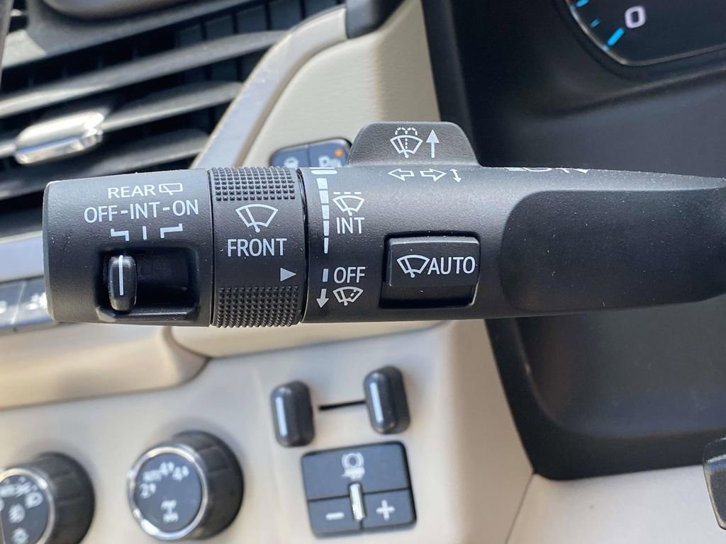 Used 2017 GMC Yukon XL Denali w/ Open Road Package AWD/4WD image 25