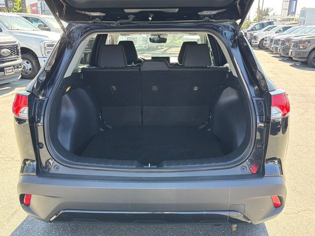 Used 2024 Toyota Corolla Cross LE FWD image 18