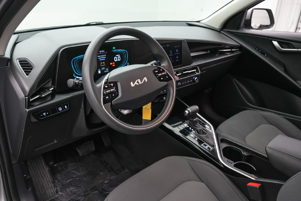 Used 2025 Kia Niro LX FWD image 12