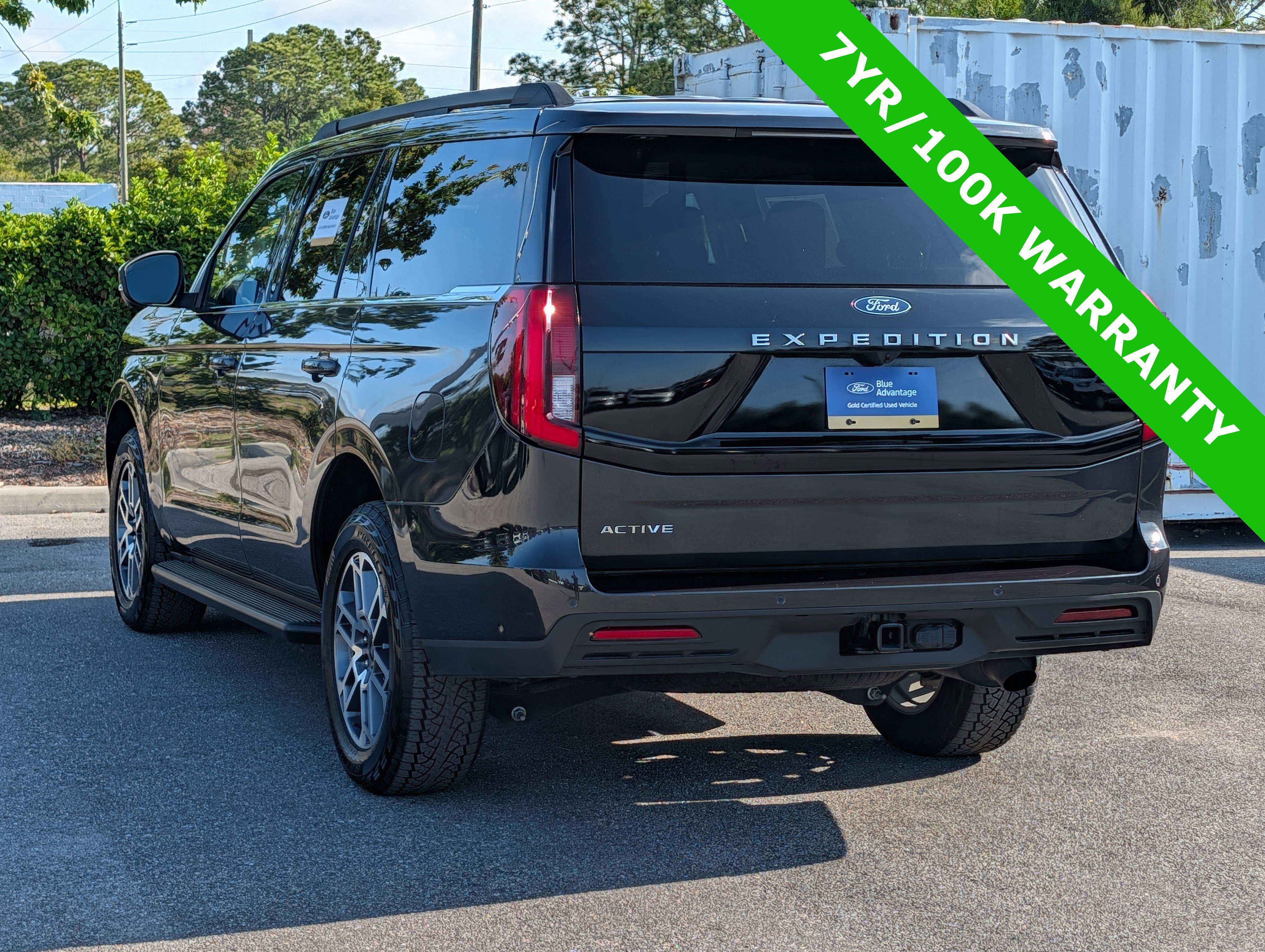 Certified 2025 Ford Expedition Active AWD/4WD image 2