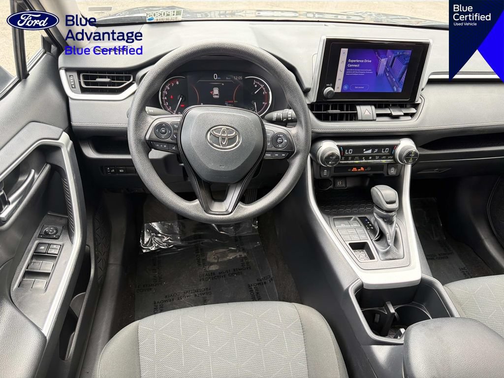 Used 2025 Toyota RAV4 XLE AWD/4WD image 9