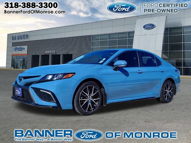 Used 2024 Toyota Camry SE image 1