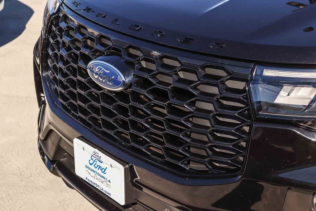 Certified 2025 Ford Explorer ST-Line w/ ST-Line Street Pack AWD/4WD image 8