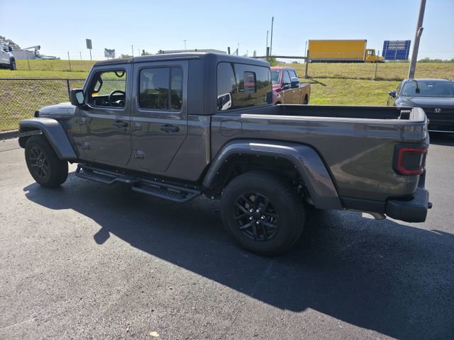 Used 2023 Jeep Gladiator Sport image 7