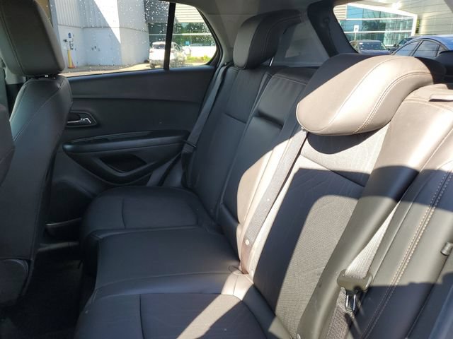 Used 2022 Chevrolet Trax LT w/ LT Convenience Package AWD/4WD image 24