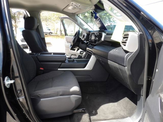 Used 2022 Toyota Tundra SR5 w/ SR5 Convenience Package AWD/4WD image 34