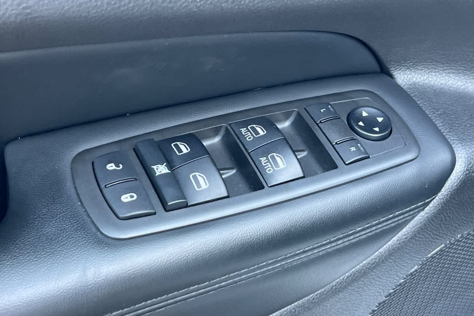 Used 2021 Jeep Grand Cherokee Laredo X image 14