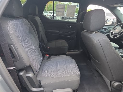 Used 2024 Chevrolet Traverse LT FWD image 16