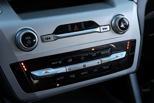 Certified 2022 Ford Explorer XLT image 25