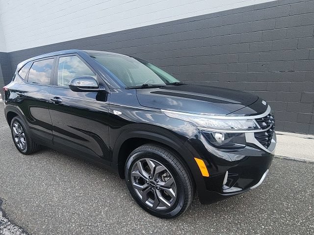 Used 2024 Kia Seltos LX AWD/4WD image 8