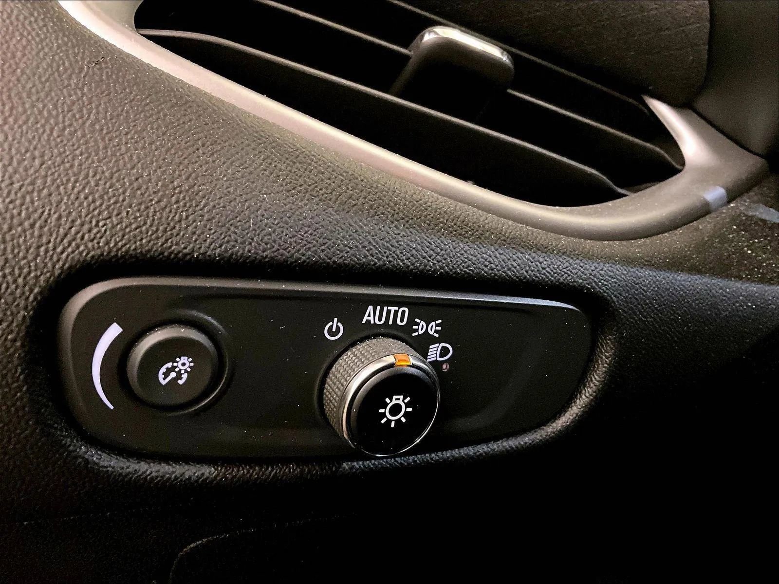 Used 2024 Chevrolet Malibu RS image 30