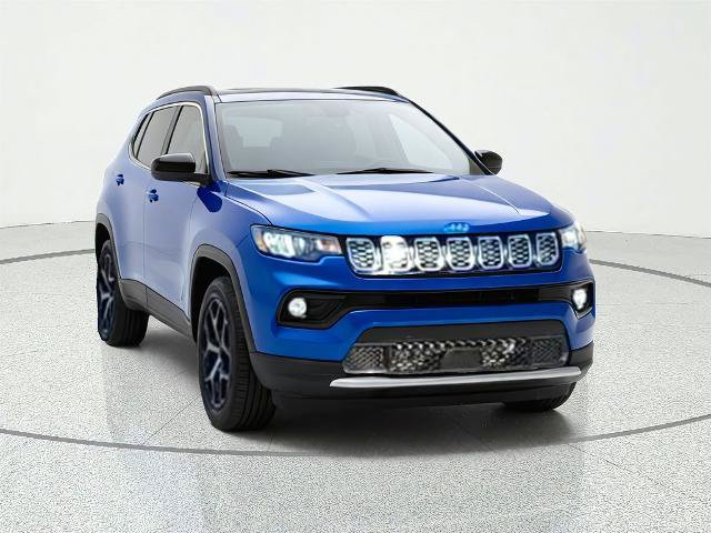 Used 2025 Jeep Compass Limited AWD/4WD image 2