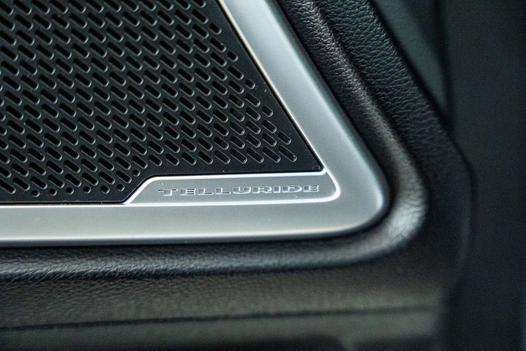 Used 2021 Kia Telluride EX w/ EX Premium Package image 40