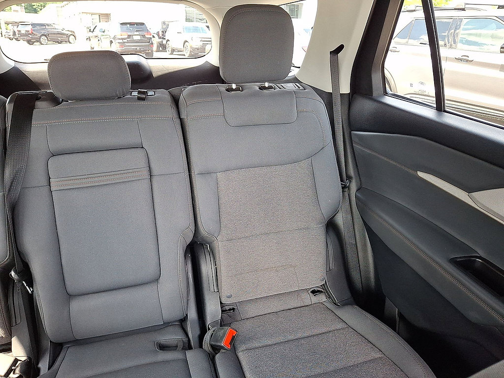 Certified 2025 Ford Explorer Active AWD/4WD image 14