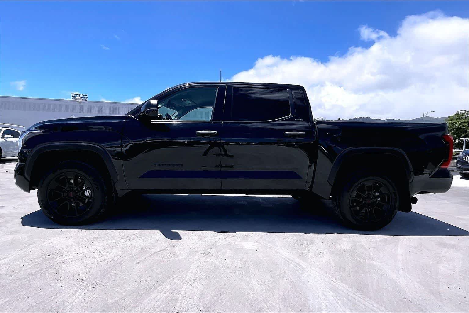 Used 2023 Toyota Tundra SR5 AWD/4WD image 3