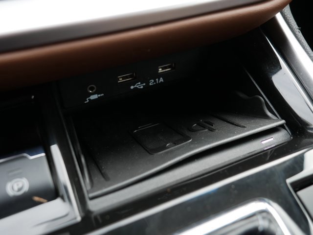 Used 2020 Subaru Outback Touring w/ Popular Package #2 image 31