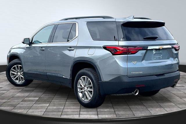 Used 2023 Chevrolet Traverse LT FWD image 2
