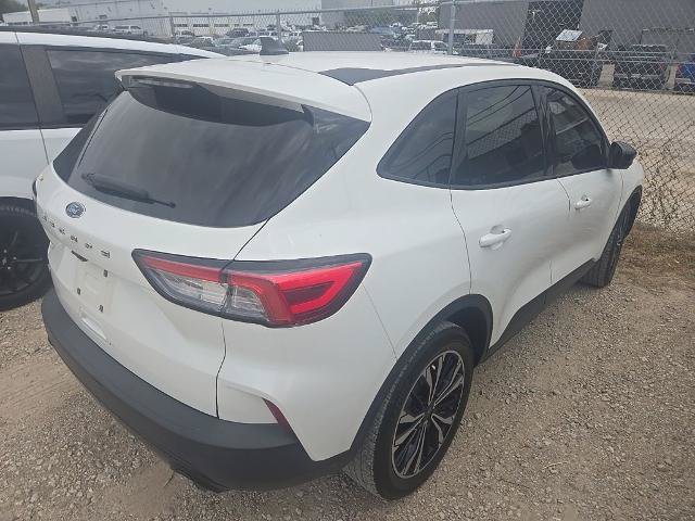 Certified 2022 Ford Escape SE w/ SE Sport Appearance Package FWD image 3