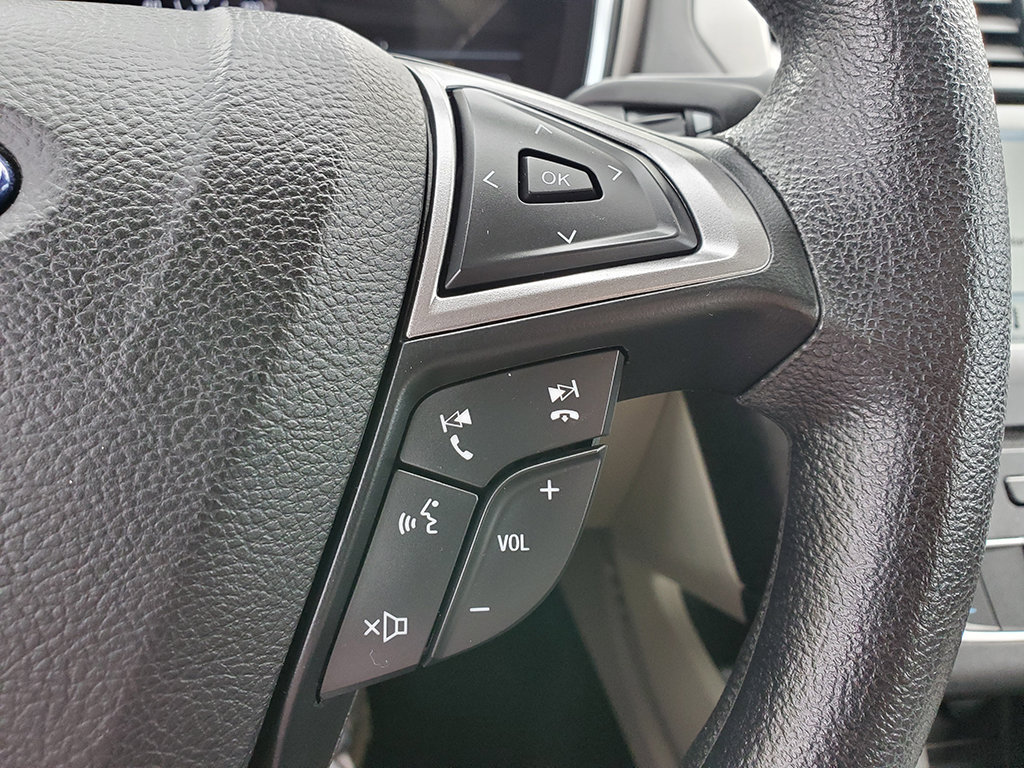 Certified 2017 Ford Fusion SE w/ Fusion SE Technology Package FWD image 26