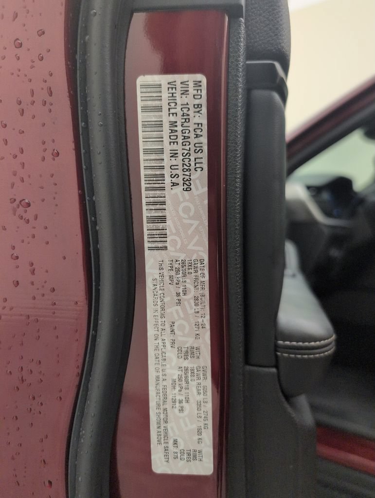 Used 2025 Jeep Grand Cherokee Laredo X RWD image 41