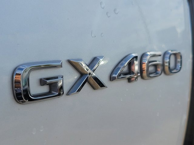 Used 2023 Lexus GX 460 Premium w/ Accessory Package image 11