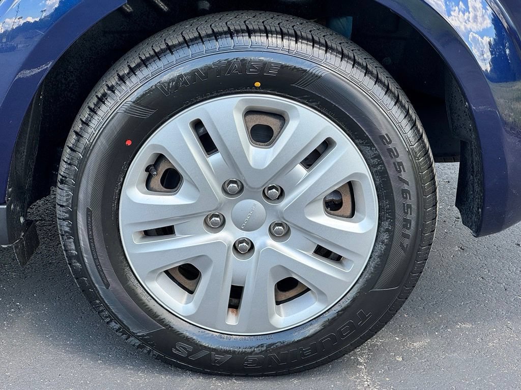 Used 2019 Dodge Journey SE FWD image 41