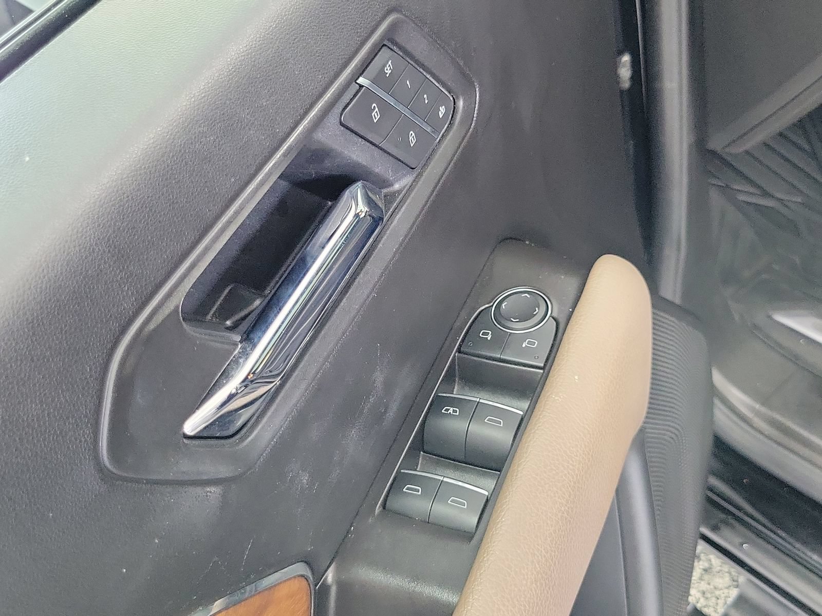 Used 2025 GMC Canyon Denali AWD/4WD image 7