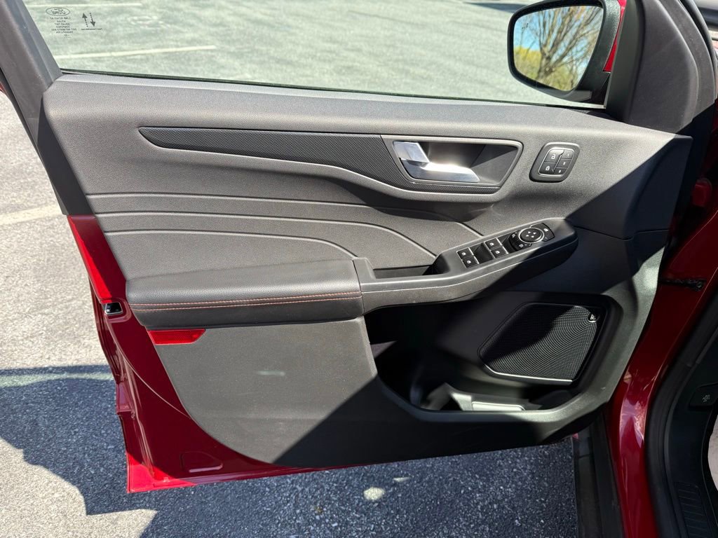 Certified 2023 Ford Escape ST-Line Select w/ Tech Pack #2 image 13