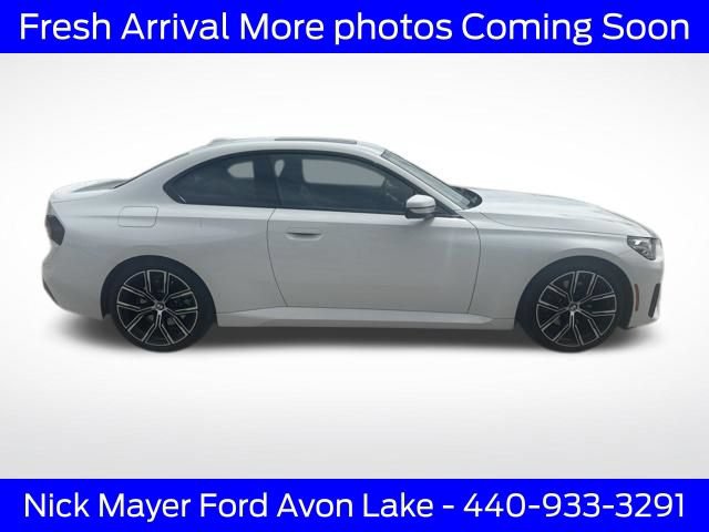 Used 2023 BMW 230i Coupe w/ Premium Package RWD image 3