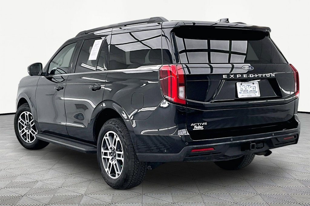 Certified 2025 Ford Expedition Active AWD/4WD image 13