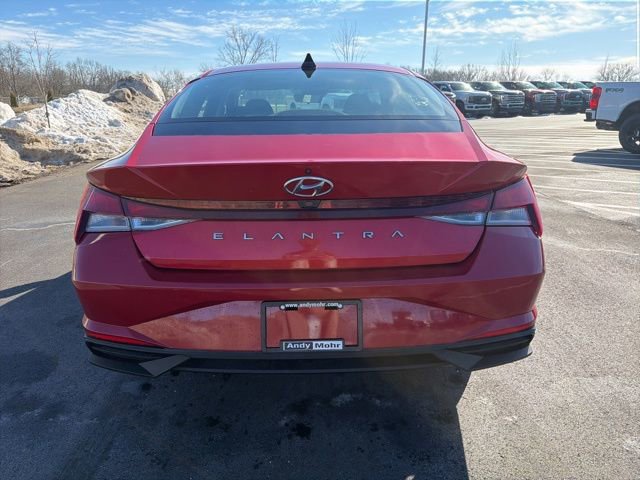 Used 2021 Hyundai Elantra SEL image 3