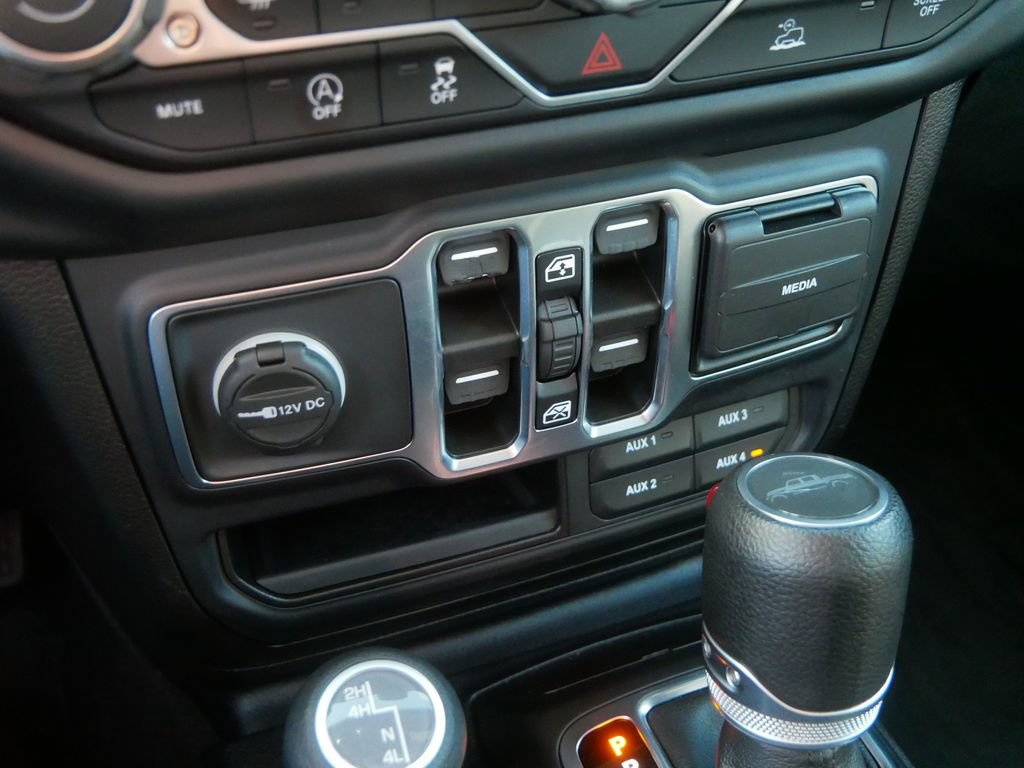 Used 2021 Jeep Gladiator Sport AWD/4WD image 25
