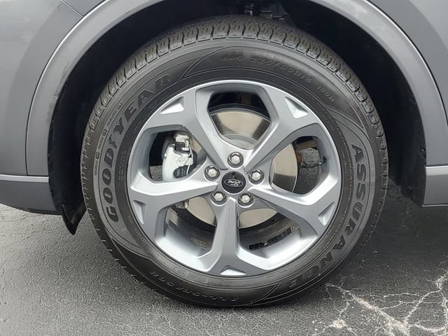 Certified 2024 Ford Escape ST-Line AWD/4WD image 9