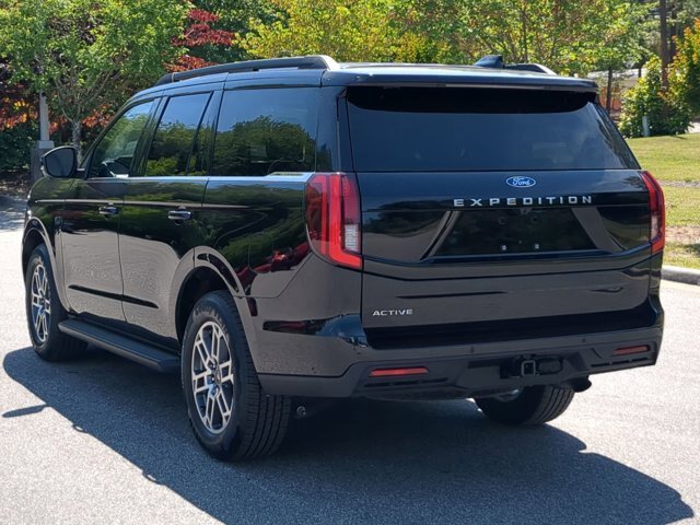 Certified 2025 Ford Expedition Active RWD image 6