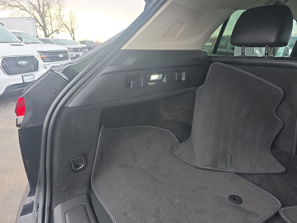 Used 2023 Buick Envision Essence AWD/4WD image 12