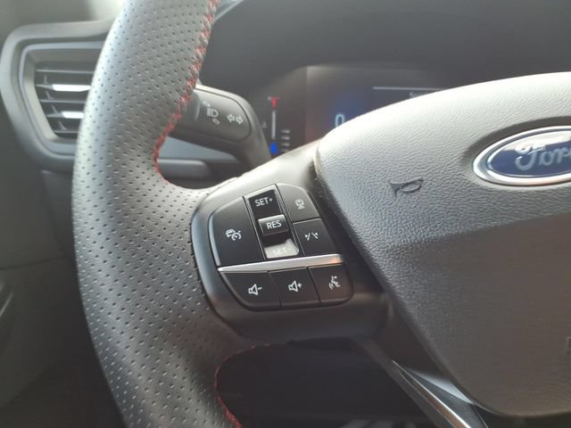 Certified 2024 Ford Escape ST-Line w/ Tech Pack #1 AWD/4WD image 14