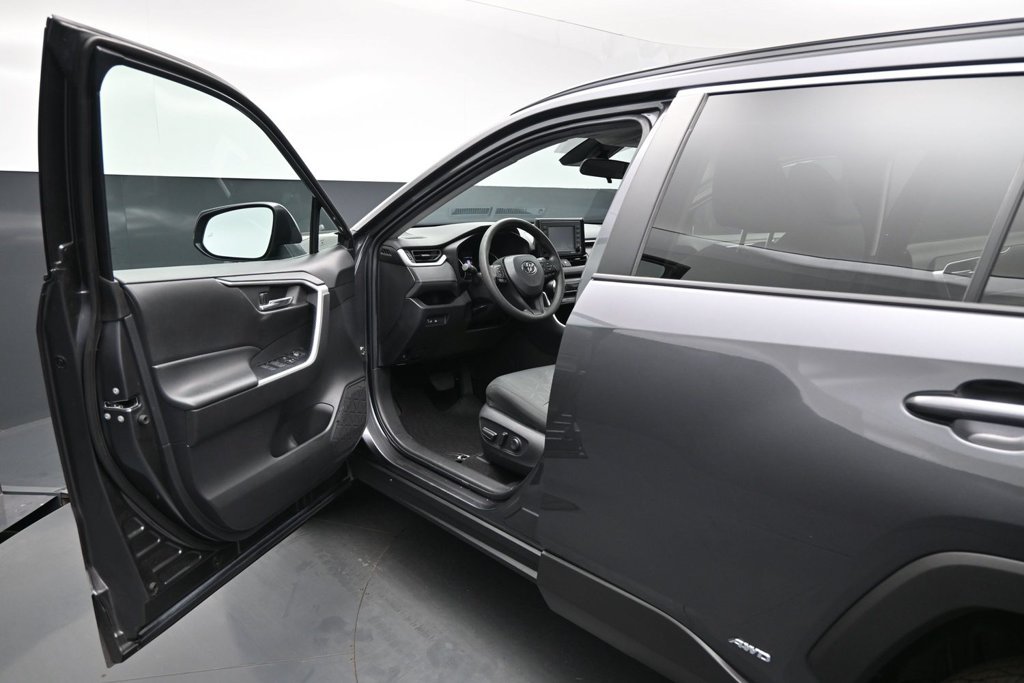 Used 2022 Toyota RAV4 XLE AWD/4WD image 8