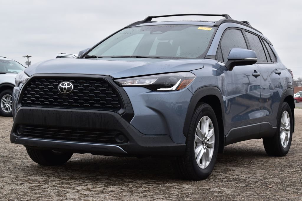 Used 2024 Toyota Corolla Cross LE w/ Moonroof Package image 1