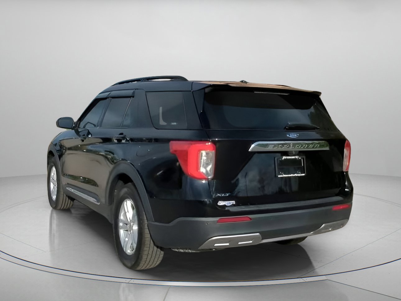 Certified 2022 Ford Explorer XLT w/ Equipment Group 202A image 14