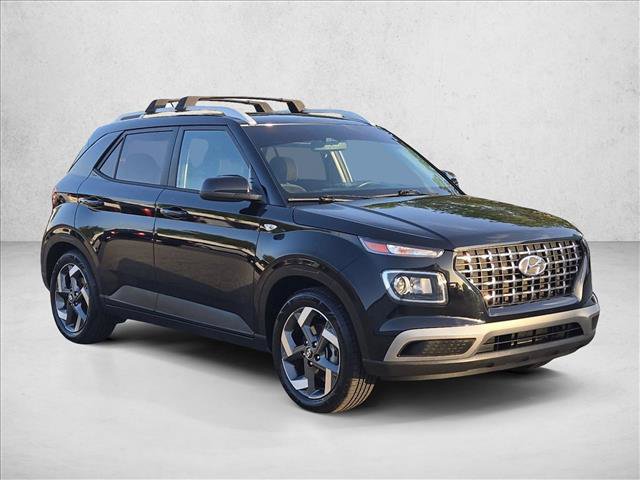 Used 2023 Hyundai Venue SEL FWD image 3