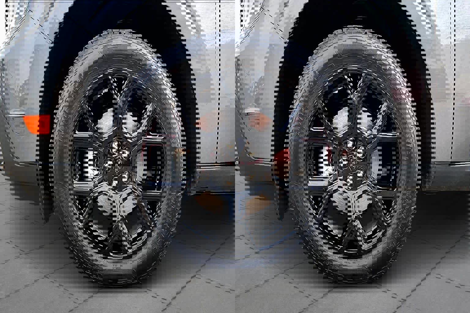 Certified 2025 Ford Maverick XLT w/ XLT Luxury Package image 14