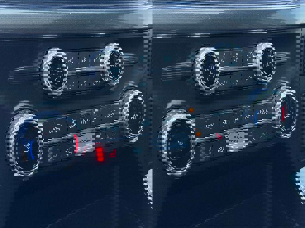 Certified 2022 Ford F150 Lariat w/ Equipment Group 502A High image 38