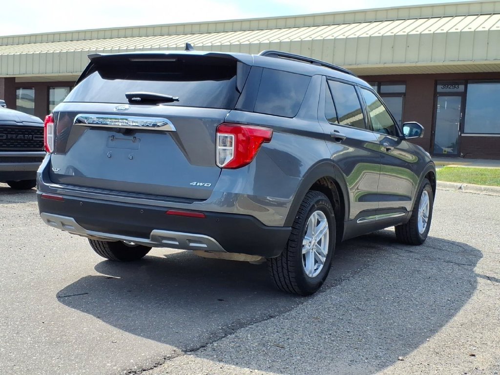 Certified 2023 Ford Explorer XLT w/ Equipment Group 202A AWD/4WD image 5